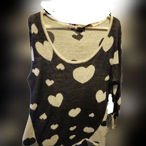 Scoop neck sweater top with heart pattern and 3/4 length sleeves